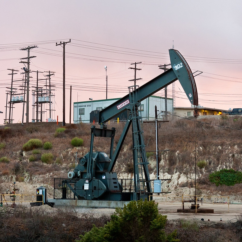 Foto: Fracking LA, von Erick Gustafson, flickr.com / Lizenz: CC BY-NC 2.0