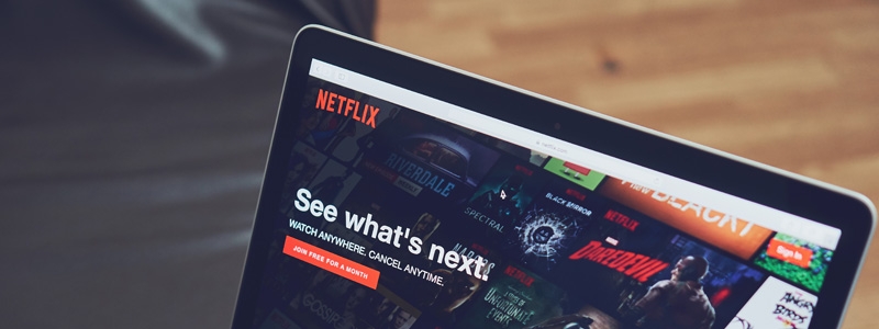 Der Netflix-Umsatz betrug in 2019 20,2 Milliarden US-Dollar und der Gewinn je Aktie lag bei 4,13 US-Dollar.
